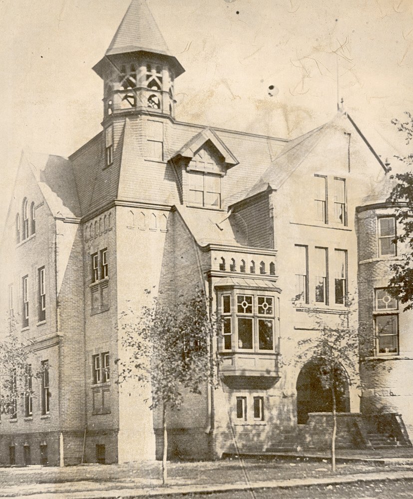 Chaska's old city hall was located on the northeast corner of 4th street and Chestnut.  Av7845