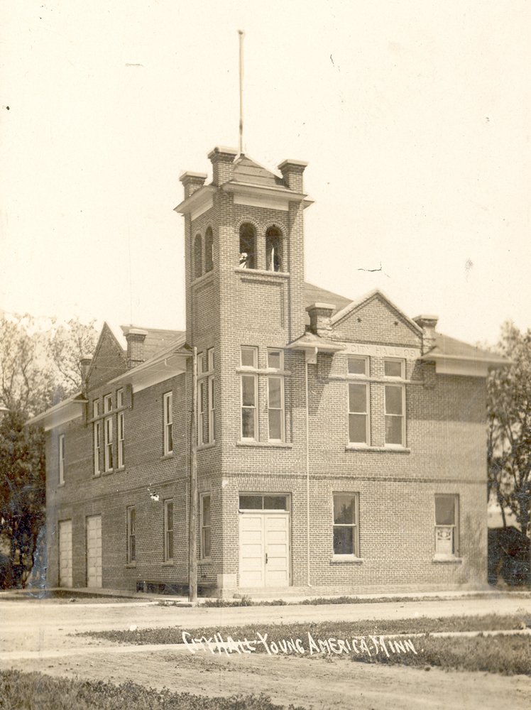 Young America City Hall  Av7832